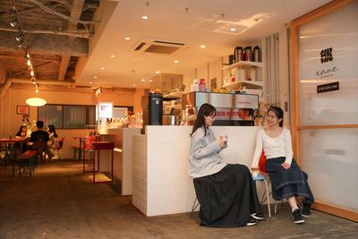 1Fにカフェが併設されています。 - the from 赤坂駅前店 Galleryの外観の写真