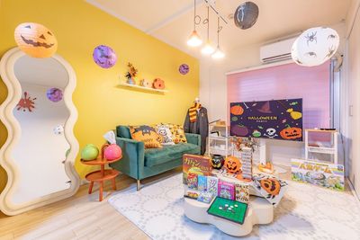 可愛いお部屋でハロウィン撮影するならココで！🎃 全身鏡・トルソー完備！ - KOISURU POP《天六駅3分・天満駅5分》