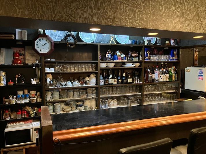 カウンターテーブル - スタジオまる　東習志野店　（洋風居酒屋シルクロードの看板です） スタジオまる　東習志野店の室内の写真