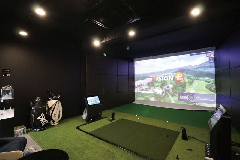 大型プロジェクター完備◎インドアゴルフ機器◎誕生日会や上映会も◎ - CLUBHOUSE 72 × GOLFZON