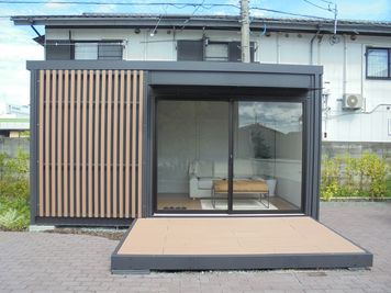 お部屋の外観はこちらです！※始めに別棟の受付までお越しください - U-SPACE　山口店 Work2の外観の写真