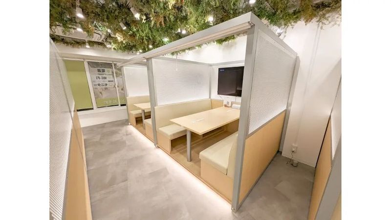 FEEEP上野店 上野駅徒歩1分｜100名利用可】貸切/Wi-Fi/電源/モニターの室内の写真