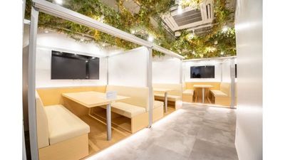 FEEEP渋谷駅前ビル店 【渋谷駅徒歩1分｜60名利用可】貸切/Wi-Fi/電源/モニターの室内の写真