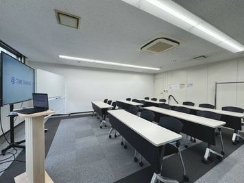 【スクール形式で18名着席可能】 - TIME SHARING 水天宮前 箱崎リージェントビル 5Aの室内の写真