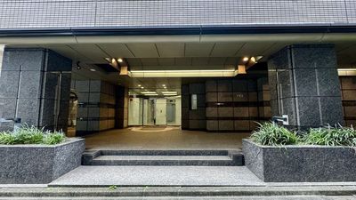 【ビル入口】 - TIME SHARING 水天宮前 箱崎リージェントビル 5Bの入口の写真