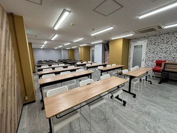 いいオフィス新宿大久保 撮影収録用スタジオ（Room F＋Room G）の室内の写真