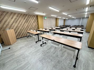 【¥13,200/1h！ドン・キホーテ新宿店地下1階】72平米撮影収録用スタジオ（Room F ＋ Room G） - いいオフィス新宿大久保