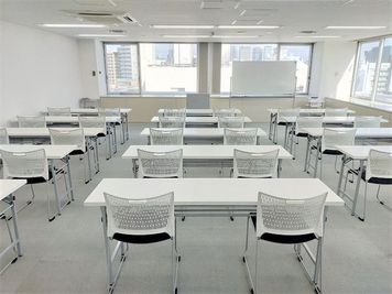 【リロの会議室】五反田KANPAIビル 五反田KANPAIビル　10階中会議室の室内の写真