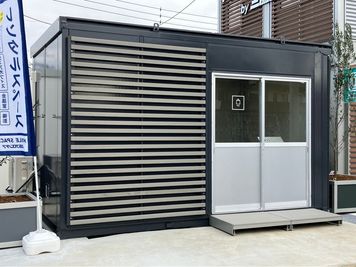 お部屋の外観はこちらです！※始めに別棟の受付までお越しください
 - U-SPACE　伊勢原店 Shopの外観の写真