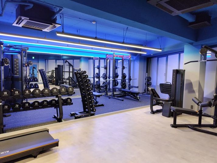 【四谷三丁目駅徒歩1分】設備充実、90平米超の広々レンタルジム！ - レンタルジム「RE1 PRIVATEGYM」