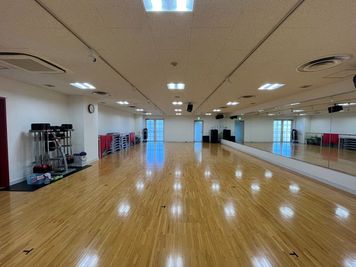 【ダンスレッスン、ヨガ、ピラティスなどにご活用ください！】 - TIME SHARING コナミスポーツクラブ 横浜  STUDIO3の室内の写真