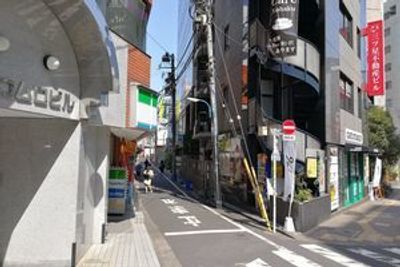 アクセス抜群の新宿駅徒歩2分物件 家賃22万物件をシェアして使おうの外観の写真