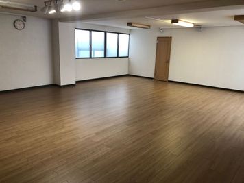 yoga studio SATTVA 、ルームAとルームB ヨガスタジオレンタルスペースの室内の写真