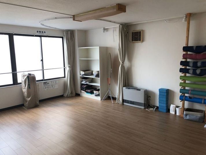 yoga studio SATTVA 、ルームAとルームB ヨガスタジオレンタルスペースRoomBの室内の写真