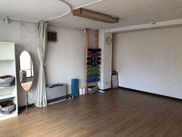 yoga studio SATTVA 、ルームAとルームB ヨガスタジオレンタルスペースRoomBの室内の写真