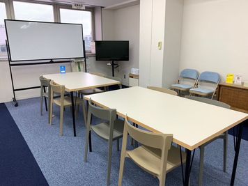 セパレートも可能なので、勉強会やワークにも最適です！ - 1SBC　金沢会議室 貸し会議室の室内の写真