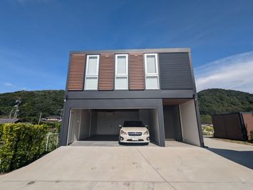 お部屋の外観はこちらです！※始めに別棟の受付までお越しください - U-SPACE　倉敷連島店 Livingの外観の写真