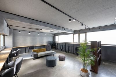 日当たり良好。心地よくクリエイティブな作業ができます - 24H Coworking Space 戸越銀座の室内の写真