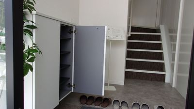 ※お部屋は2階にございます。
※スリッパに履き替えてご利用いただきます。
 - U-SPACE　津店 Livingの設備の写真