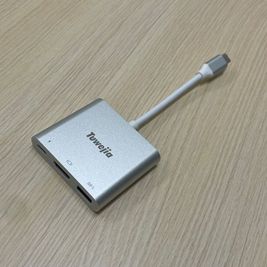 HDMI to Type-C ケーブル - 貸し会議室 アイデアスペース本町 本町駅徒歩4分【高速WiFi &大型50㌅モニターのある会議室】の設備の写真