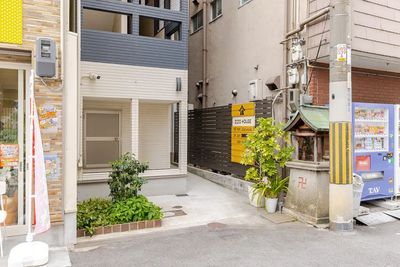 建物入り口 - ZIZO HOUSE セラピスト用　シェアスペースの外観の写真