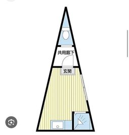 変わった間取りです。廊下とトイレはかなり狭くなっているためお気をつけください。 - 秘密基地三角ハウス 【三角ハウス】Wi-Fi🛜プロジェクター完備おうちスペースの室内の写真