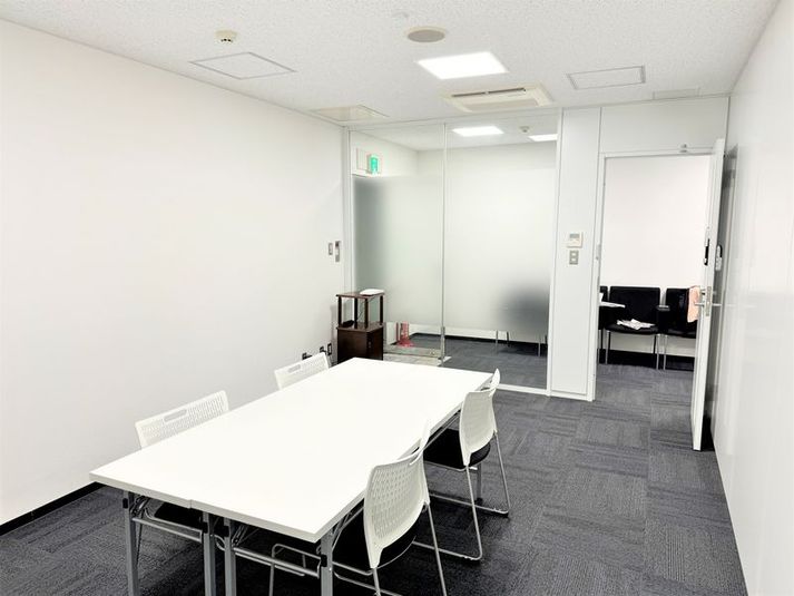 【リロの会議室】五反田KANPAIビル 五反田KANPAIビル　1階 RoomAの室内の写真