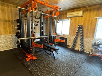 MARO'S GYM～まろじむ～ 江坂店 レンタルジムの室内の写真