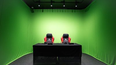 270度グリーンバックで囲まれたスタジオ - ASH WINDER Esports ARENA高田馬場店 レンタル可能テラスの設備の写真