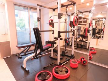 駅から近く、深夜から明け方まで利用可能 - atem personalGYM銀座