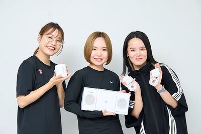 CDラジカセにブルートゥーススピーカー、そしてスマホの充電ケーブルも準備しています！ - レンタルスタジオ「M's」市川 市川駅前のレンタルスタジオ「M's」です。の設備の写真