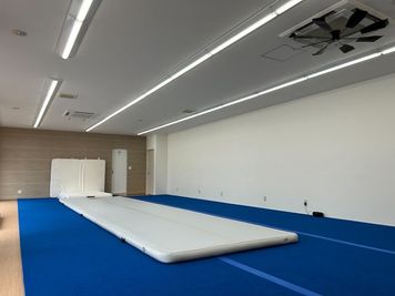 アクロバット、チア、ダンスの自主練に！マット完備、プライベート空間をお手軽に - バク転パーソナル教室仙台店