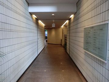 1階エントランス - SMG/ 四ツ橋・近商ビル ＳＭＧ貸し会議室/近商ビル6階B室の入口の写真