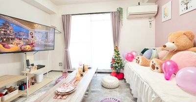 パーティースペースPLUM 🧑‍🎄🌲可愛いお部屋でのクリスマス撮影・パーティーに🌲✨の室内の写真