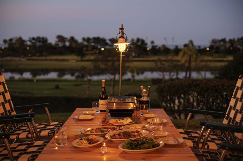 川や海を見ながら絶景のBBQ - AOSHIMA PICNIC CLUB バーカウンター付き、貸し切りレンタルスペースの設備の写真