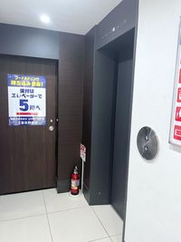 カラオケＣＬＵＢ ＤＡＭ三宮北野坂店 《1名用》テレワークルームの室内の写真