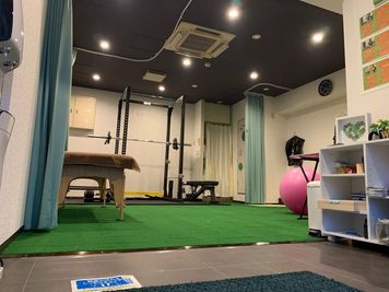 CLOVER Conditioning Studio プライベートトレーニングジムの室内の写真