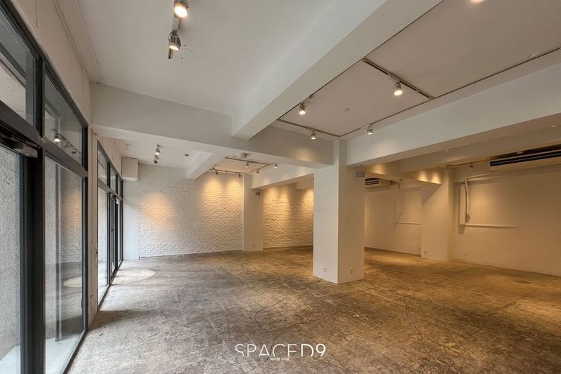 SPACE D9 SPACE D9 GALLERY の室内の写真