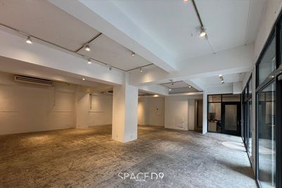 SPACE D9 SPACE D9 GALLERY の室内の写真