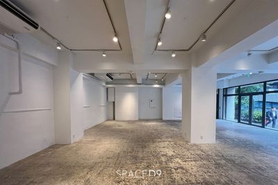 SPACE D9 SPACE D9 GALLERY の室内の写真