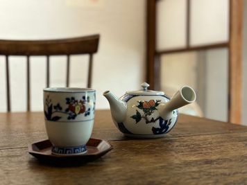 併設しているカフェメニューをご注文いただけます。（別途費用） - Art of Life 山の音 和室貸切 　撮影Planの設備の写真