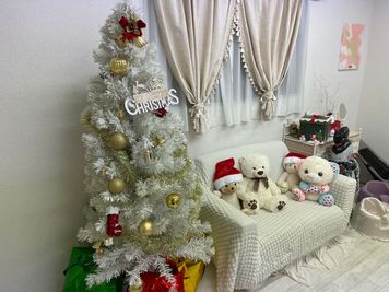 写真撮影にも最適 - Moffroom🧸«池袋店»🧸 🎄MAX40名‼️16名〜クリスマスプラン«池袋店»の室内の写真