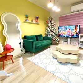 可愛いお部屋でクリスマス撮影するならココで！🎅🎄 全身鏡・トルソー完備！ - KOISURU POP《天六駅3分・天満駅5分》