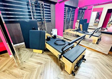 自由にマシンピラティスの形態を変更できます！ - KUNOSHIRO Pilates Studioの室内の写真