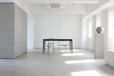 目黒川沿いのシンプルでモダンな空間でスチール撮影 - BLINK STUDIO