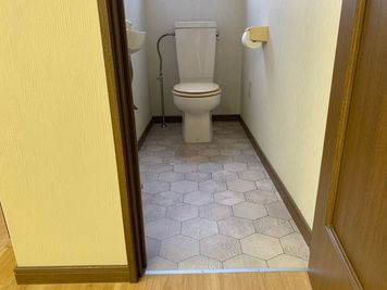 室内にトイレがあります。 - レンタルルームTOWARAの室内の写真