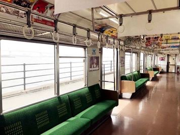 レトロな電車内 - 東横INN横浜鶴見駅東口 エコノミーダブルのその他の写真