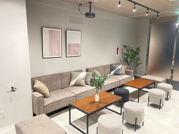 ゆっくりくつろげるソファースペース🛋️ - 〈プレシャス町田〉space.GOの室内の写真