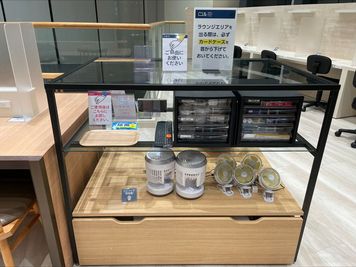 MIRAIYA Bookmark Lounge 津田沼店 オープン席１の設備の写真