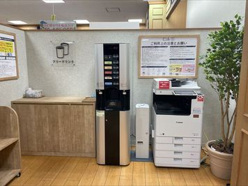 MIRAIYA Bookmark Lounge 南砂店 テーブル席２２の室内の写真